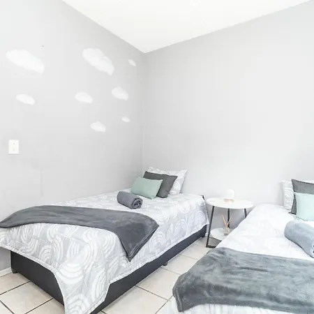 Exquisite 2 Bedroom Garden Townhouse In The Heart Of Fourways,Sandton Exterior photo