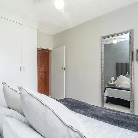 Exquisite 2 Bedroom Garden Townhouse In The Heart Of Fourways,Sandton Exterior photo