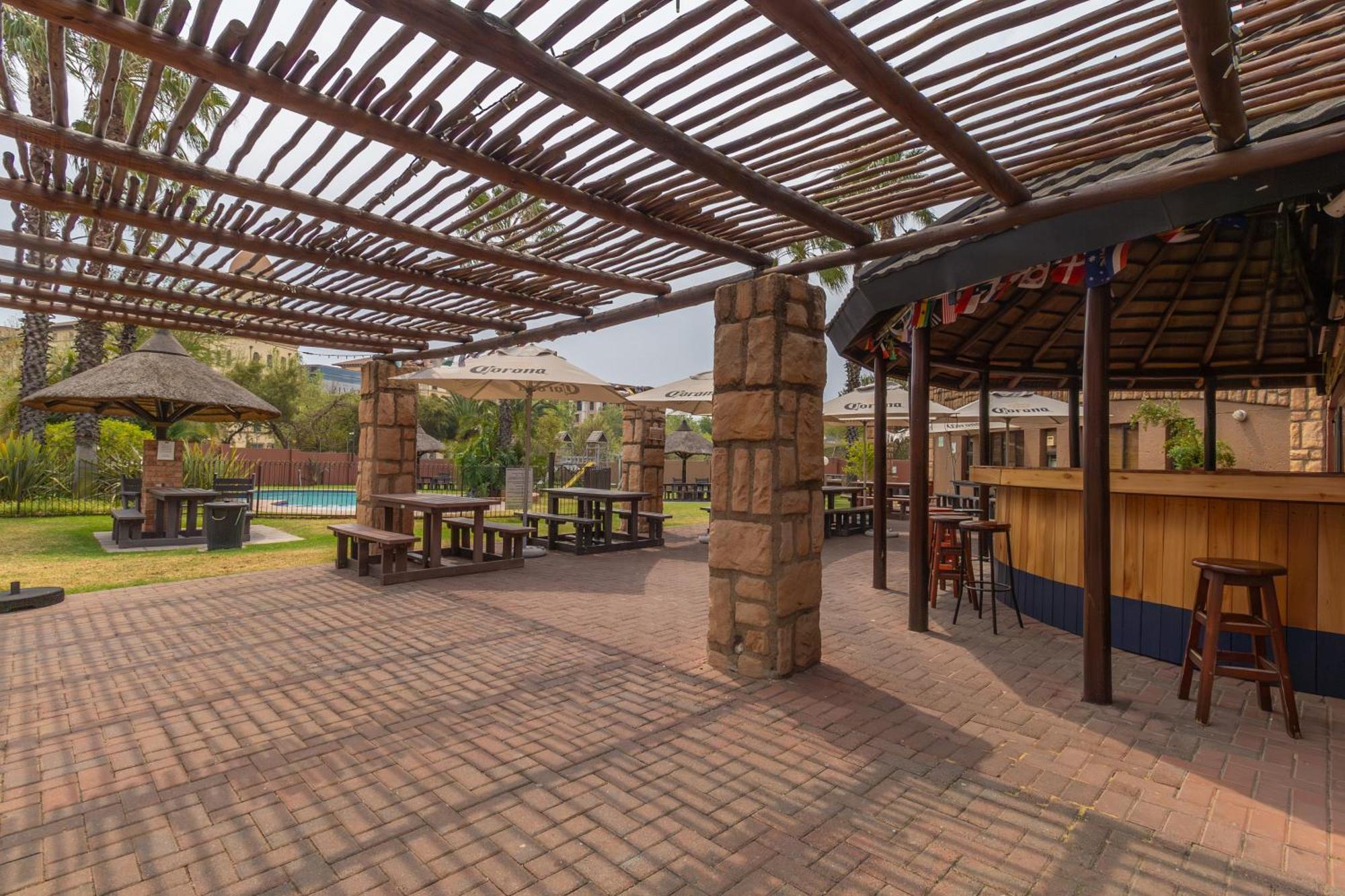 Exquisite 2 Bedroom Garden Townhouse In The Heart Of Fourways,sandton * Sandton