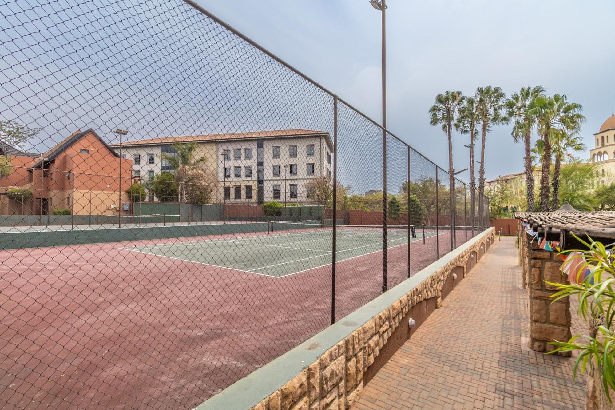 Exquisite 2 Bedroom Garden Townhouse In The Heart Of Fourways,sandton Apartment Sandton