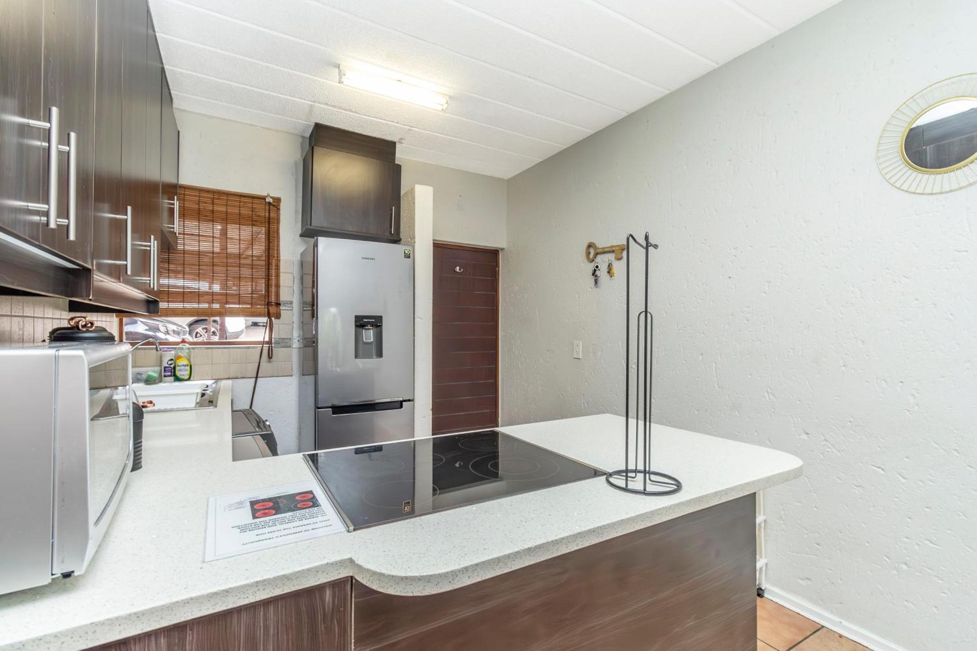 Exquisite 2 Bedroom Garden Townhouse In The Heart Of Fourways,sandton Apartment Sandton
