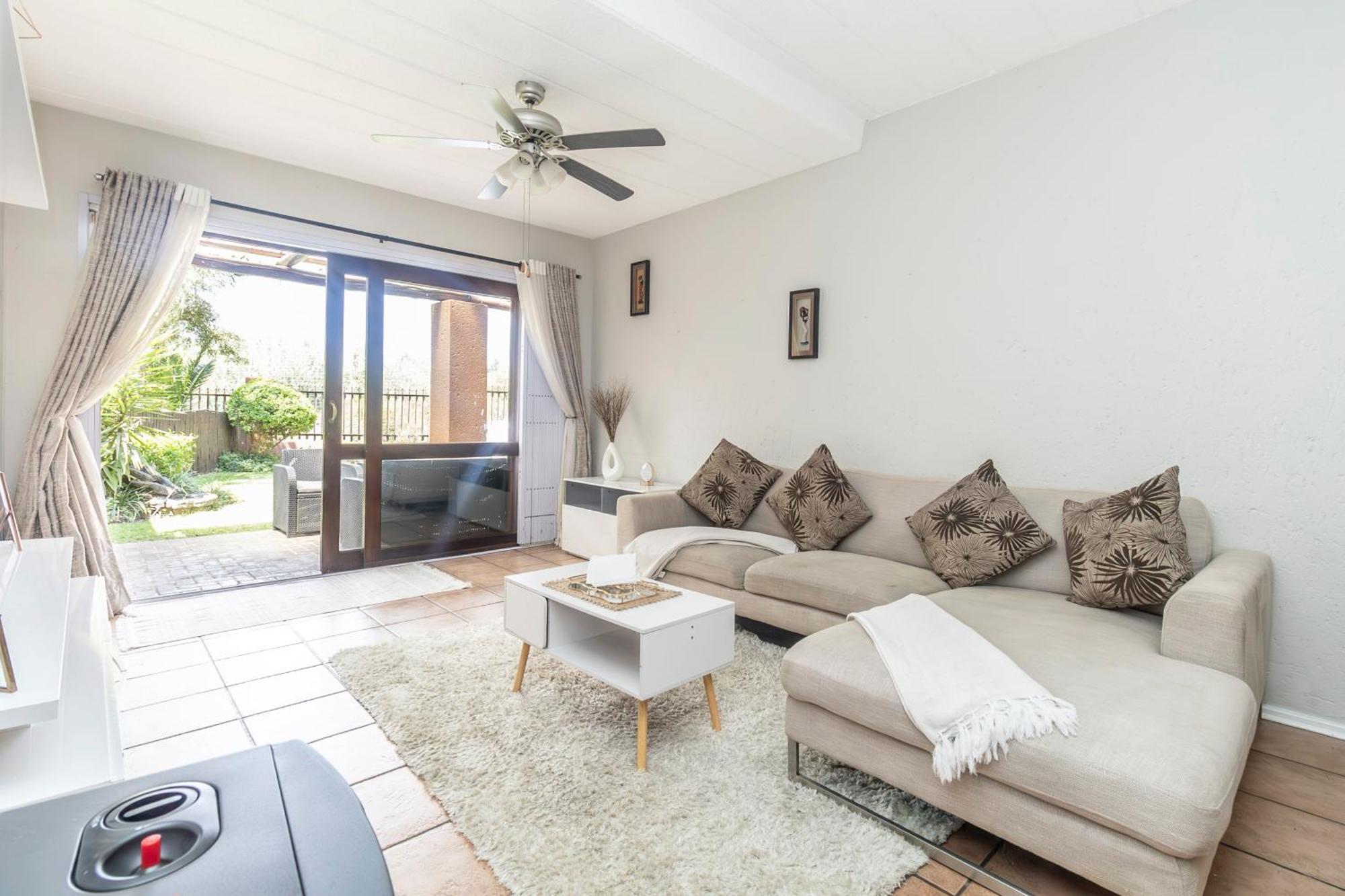 Apartment Exquisite 2 Bedroom Garden Townhouse In The Heart Of Fourways,sandton *