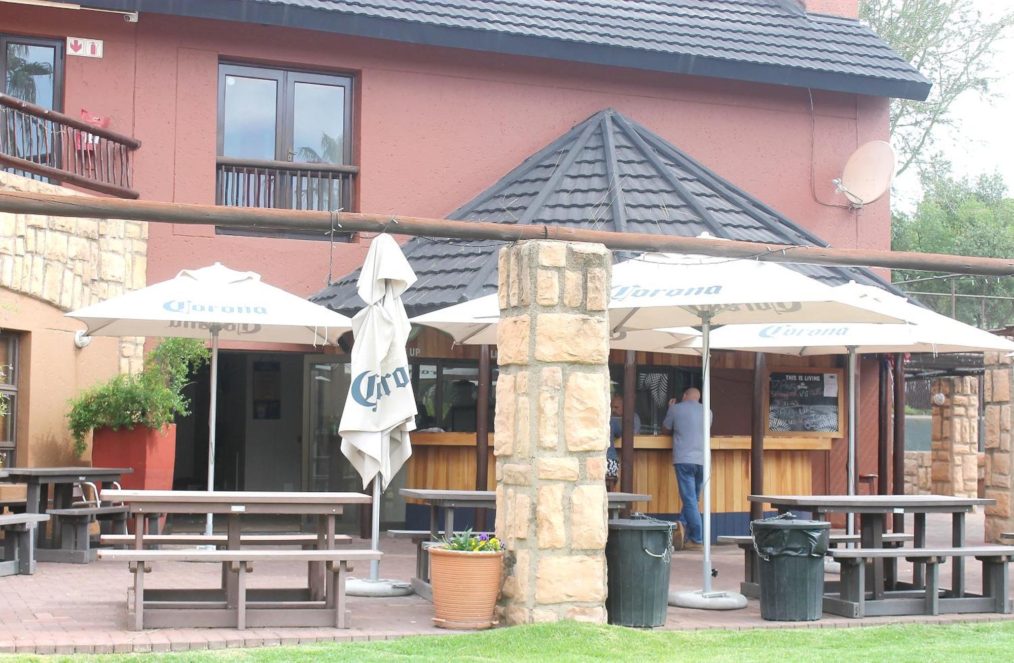 Apartment Exquisite 2 Bedroom Garden Townhouse In The Heart Of Fourways,sandton