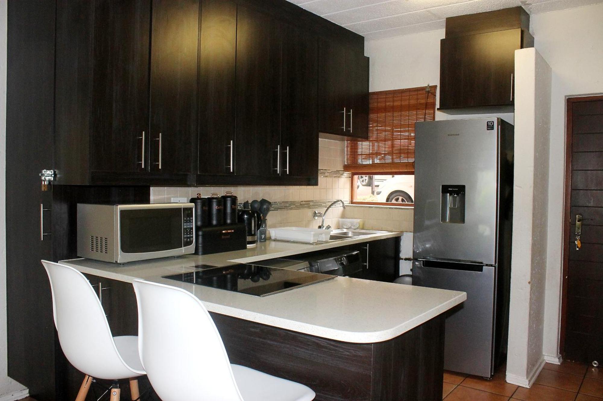 Apartment Exquisite 2 Bedroom Garden Townhouse In The Heart Of Fourways,sandton Sandton