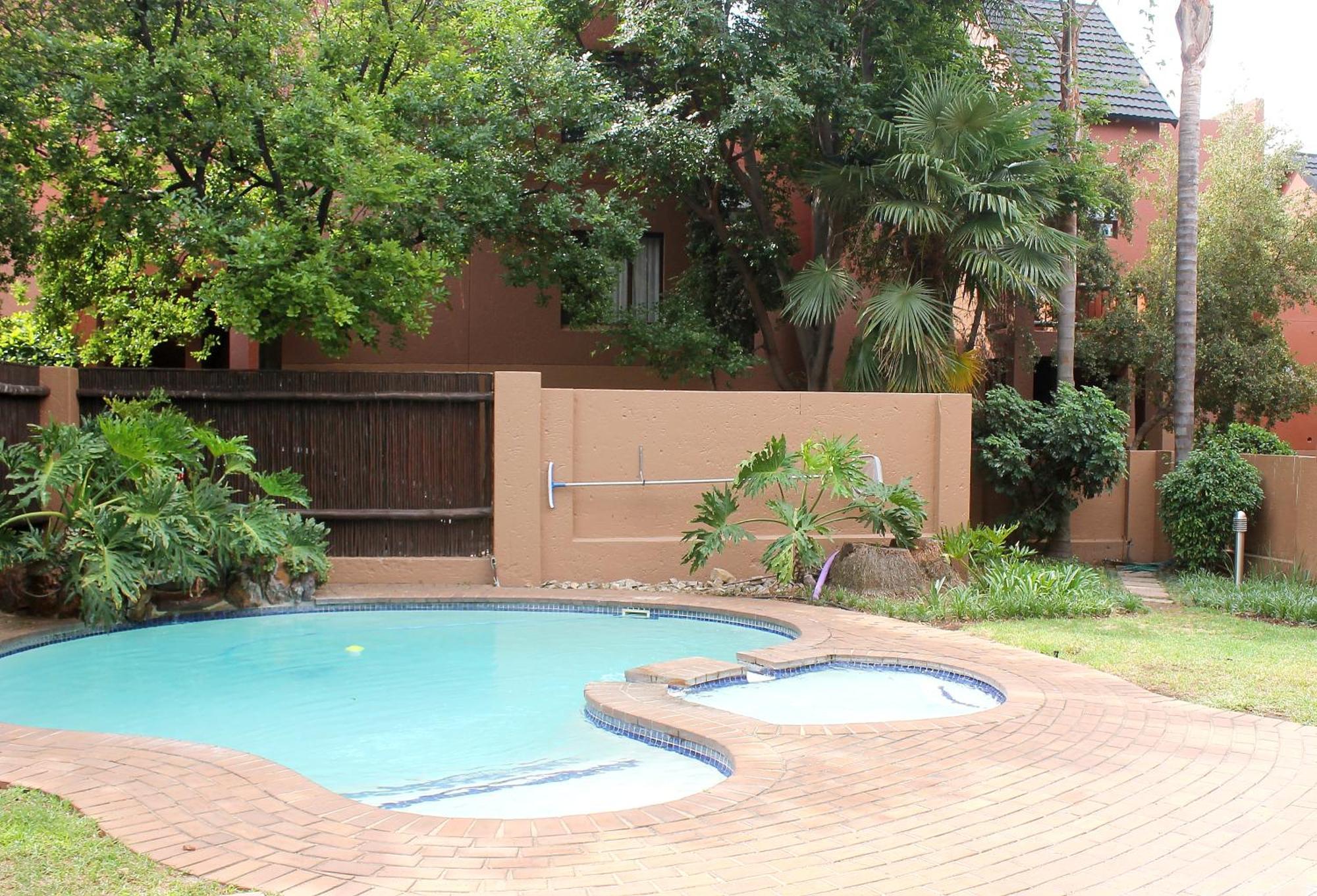 Exquisite 2 Bedroom Garden Townhouse In The Heart Of Fourways,sandton Sandton